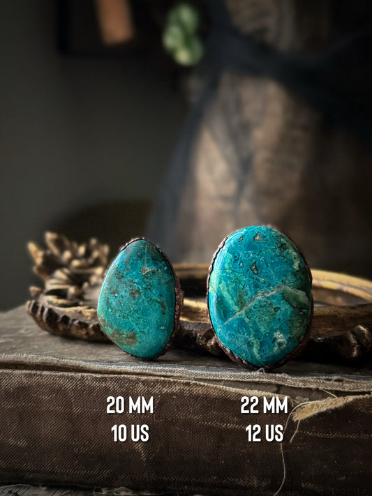 Anello in rame con shattuckite — Misure 10 e 12 US