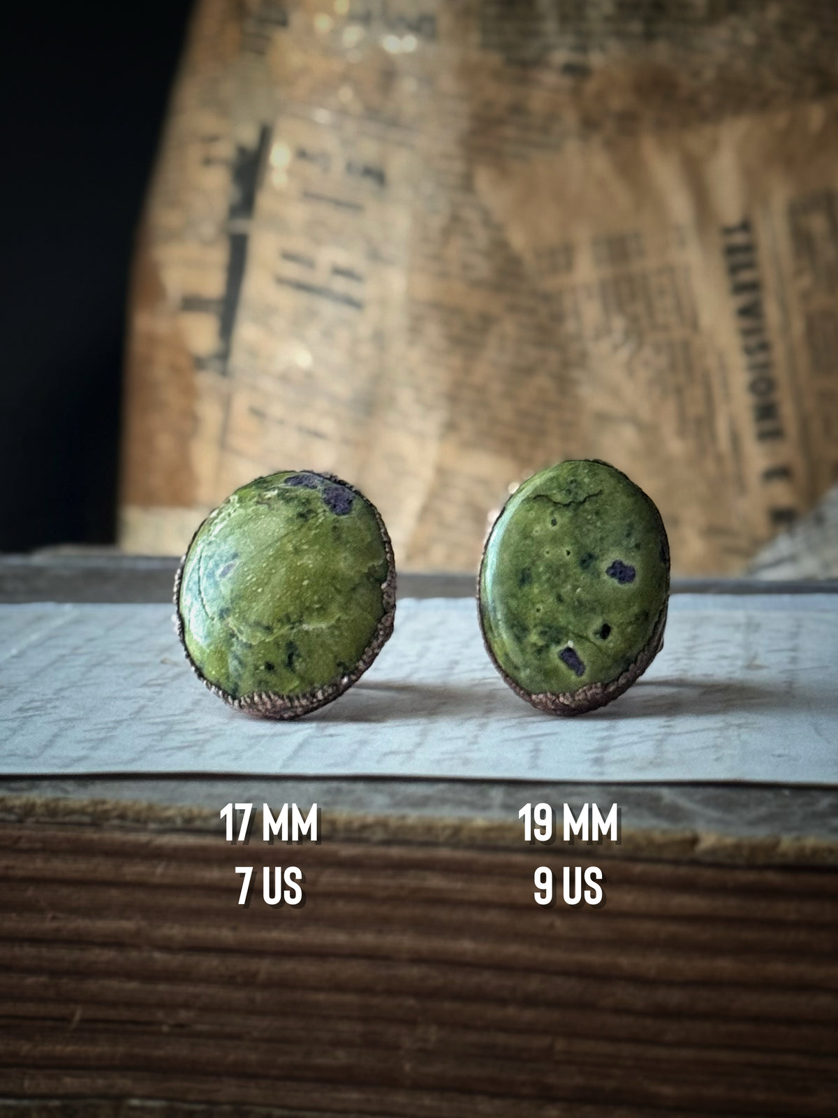 Anello ovale in rame con Ruby Zoisite — Misure 7 e 9 US