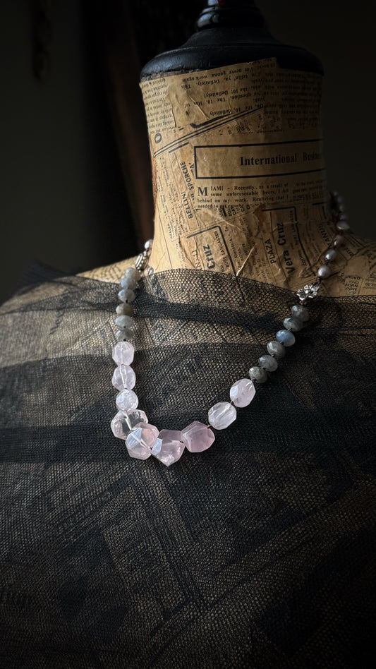 Collana con quarzo rosa e labradorite