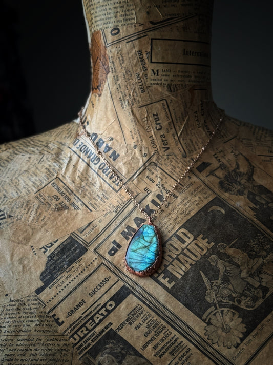 Ciondolo con goccia di labradorite