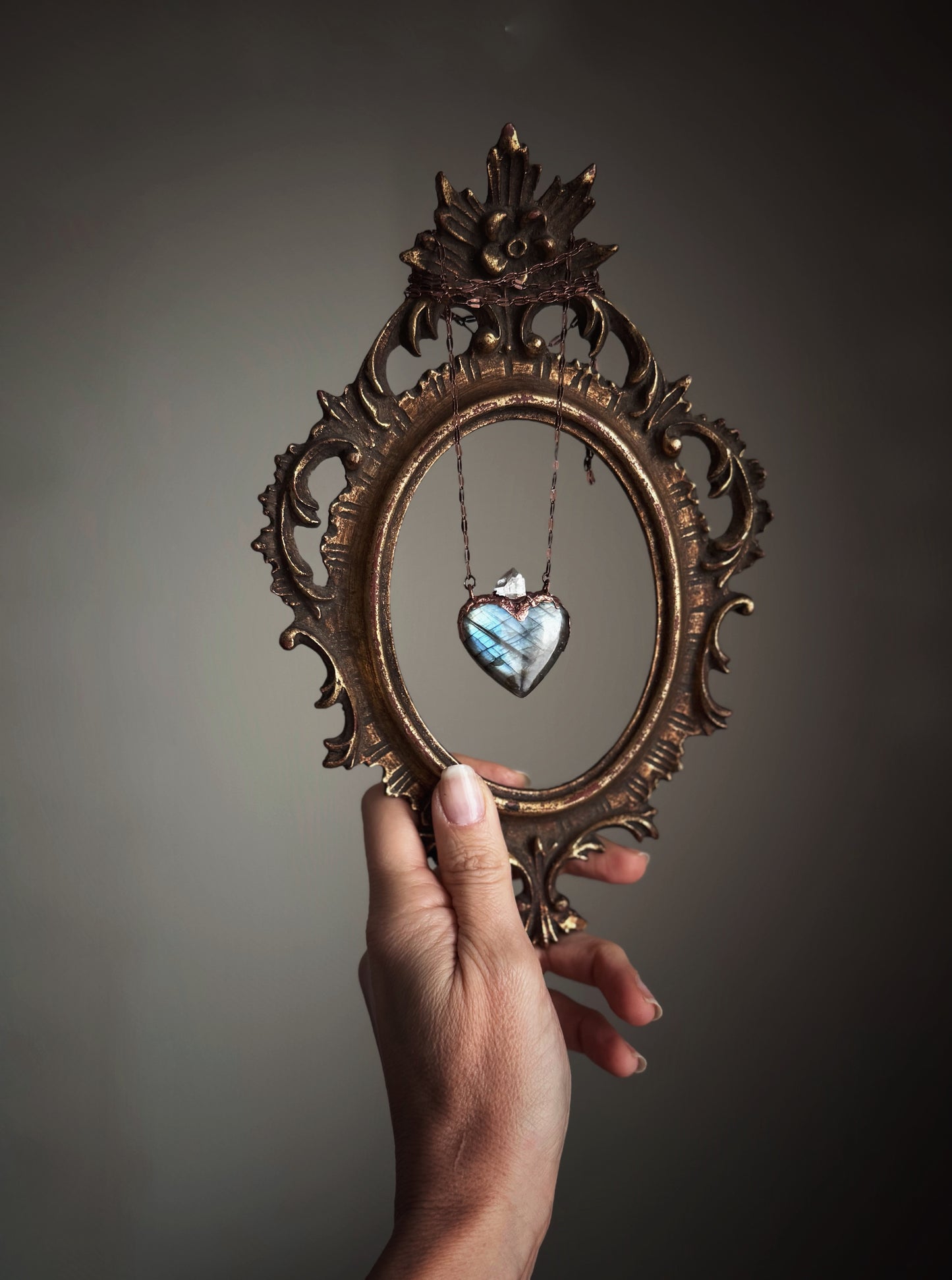 Collana con cuore sacro in labradorite