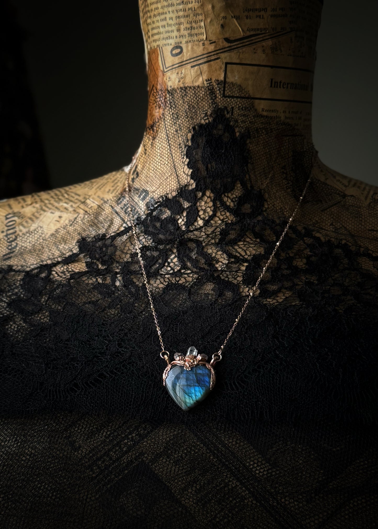 Collana Ex Voto Cuore Sacro Labradorite e Quarzo Herkimer - Pezzo Unico