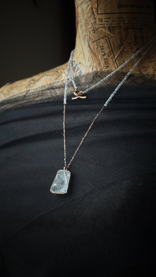 Collana lunga in Labradorite e ciondolo in Acquamarina