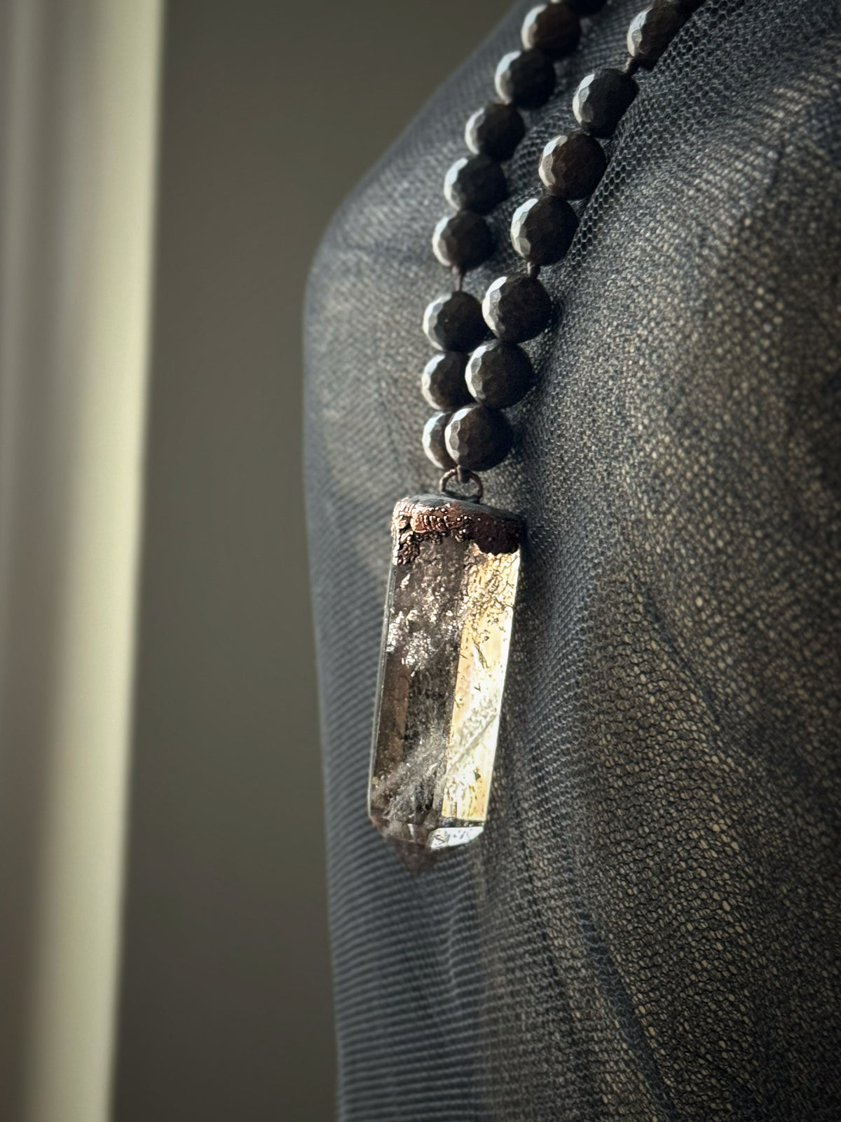 Collana Annodata con Turchese, Bronzite e Quarzo Fumé – Mod.19