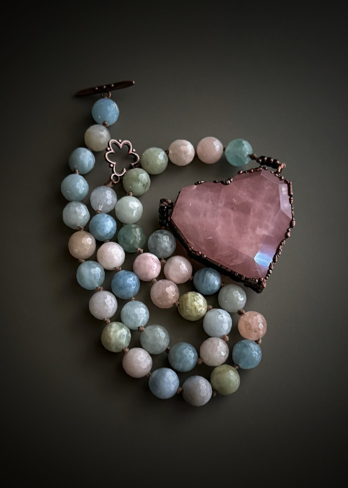Girocollo pezzo unico realizzato a mano in Italia con morganite e quarzo rosa — Ebbijoux