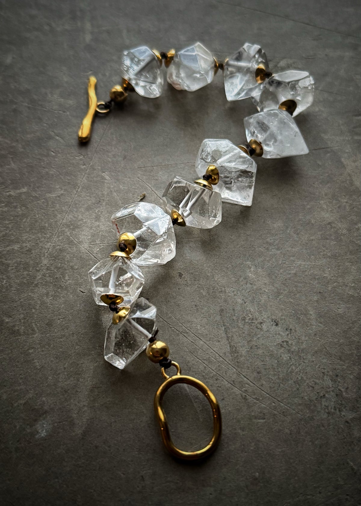 Bracelet with raw rock crystal - MOD.30