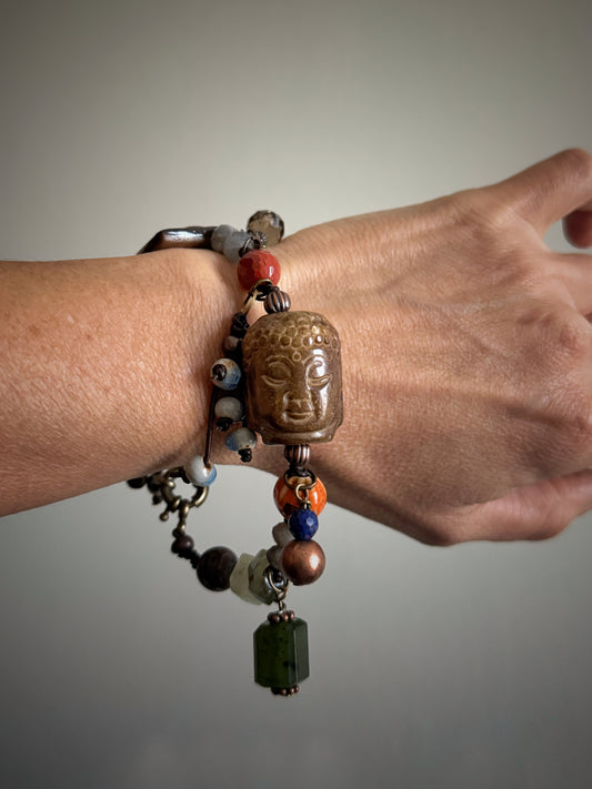 Bracciale con testa di Buddha, Pietre Miste e Ciondoli - Modello 02