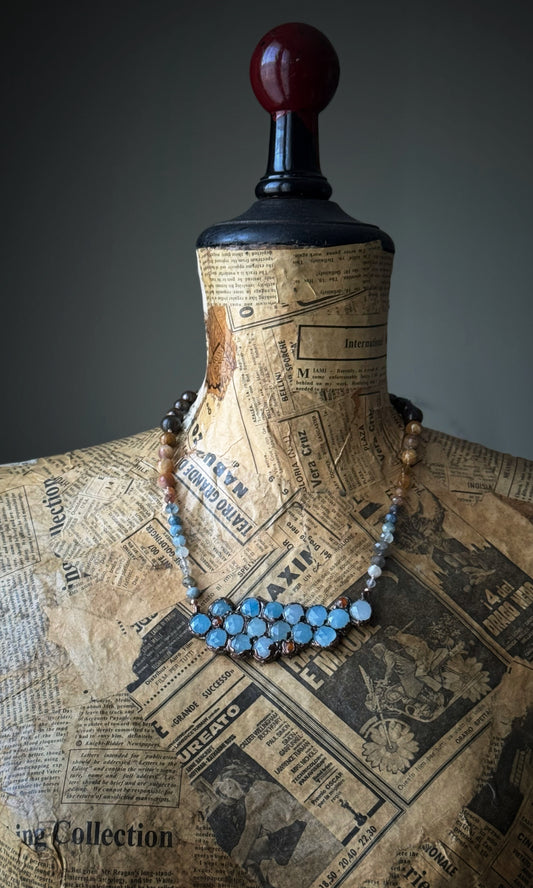 Girocollo con elemento scultoreo in giada azzurra - Pezzo Unico