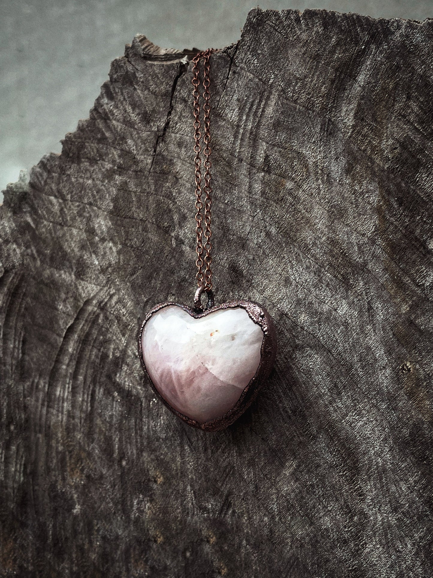 Collana con cuore di quarzo rosa