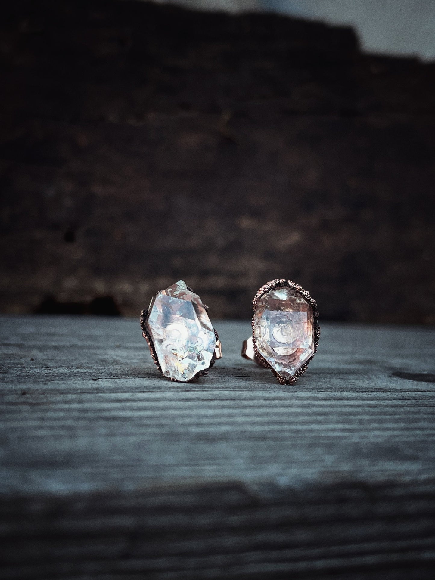 Orecchini punto luce con diamanti di Herkimer.