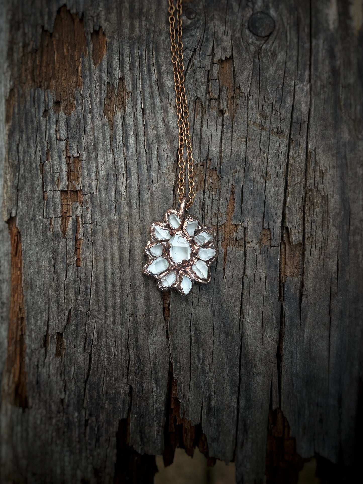 Collana con fiore in quarzo di Herkimer