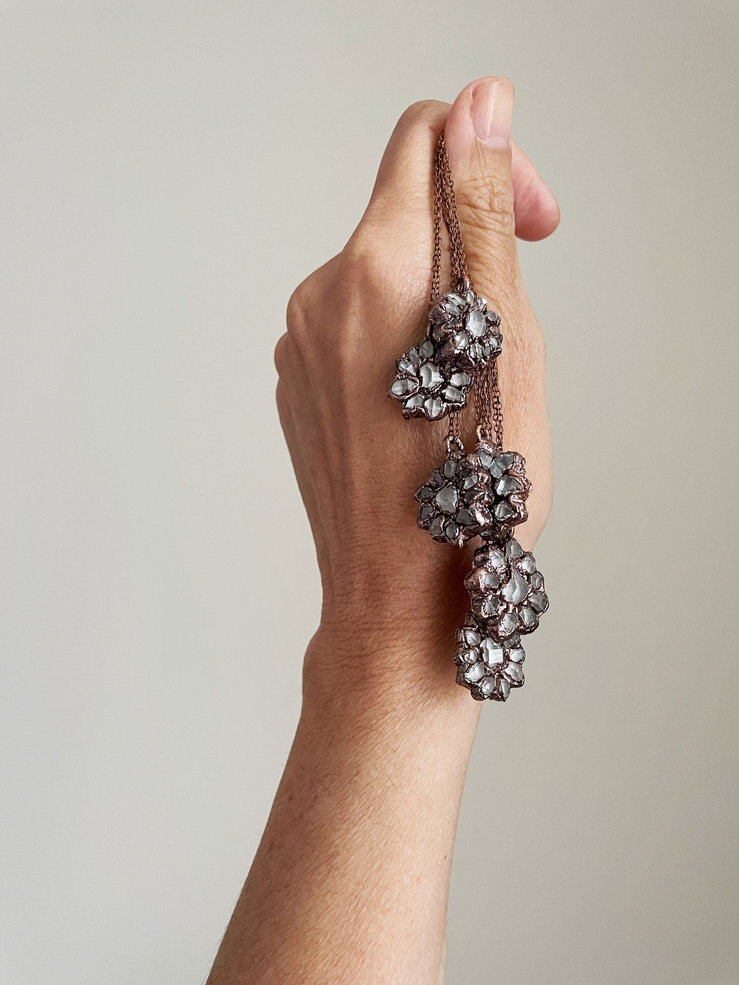 Collana con fiore in quarzo di Herkimer