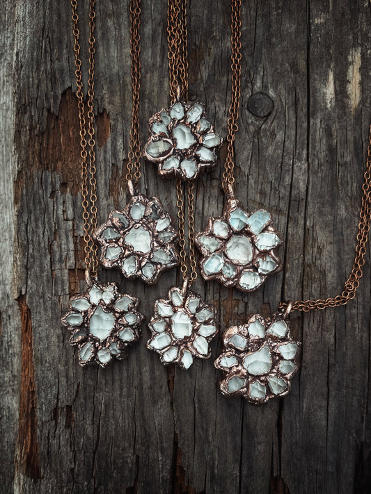 Collana con fiore in quarzo di Herkimer