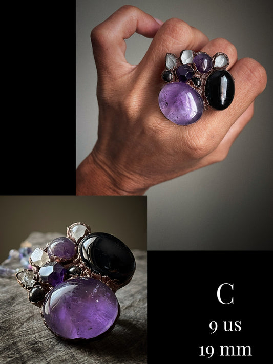 Anello con pietre multiple