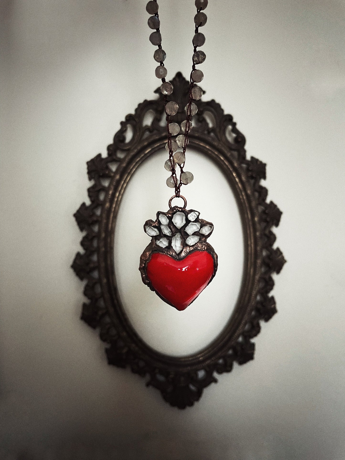 Collana ex voto con pietre di labradorite