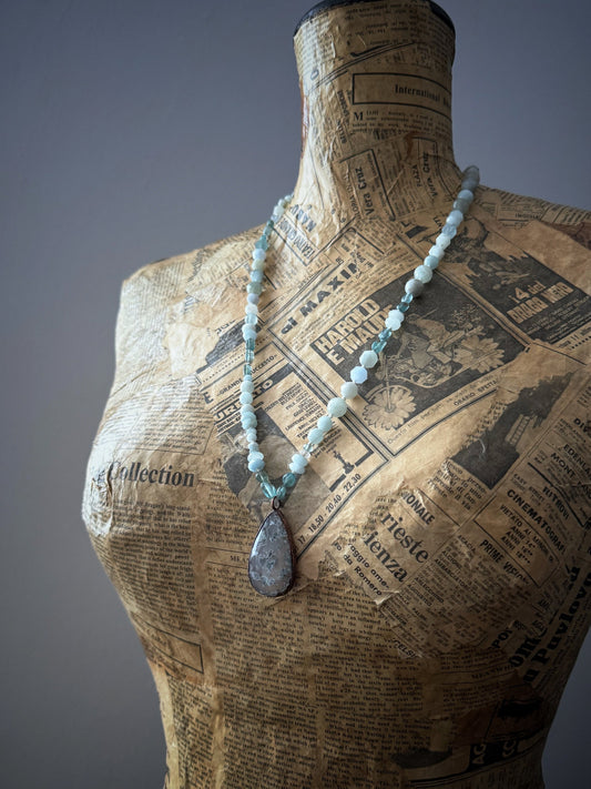 Collana con acquamarina e ciondolo con Agata muschio