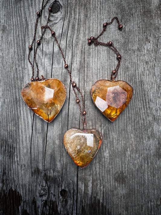 Collana con cuore di ametista o quarzo citrino