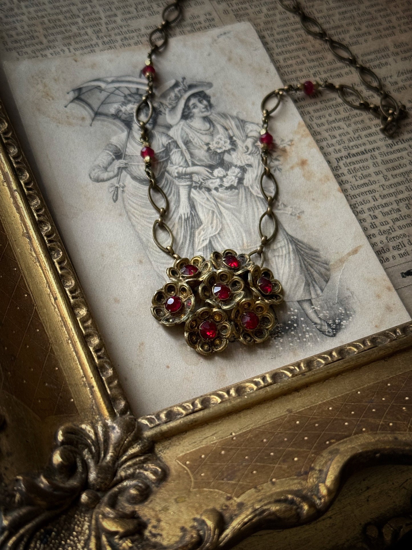 Collana con ciondolo vintage