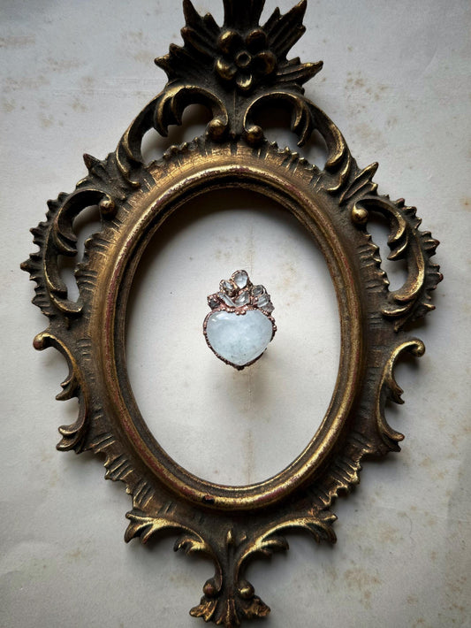 Anello cuore ex voto in quarzo e diamantini di Herkimer
