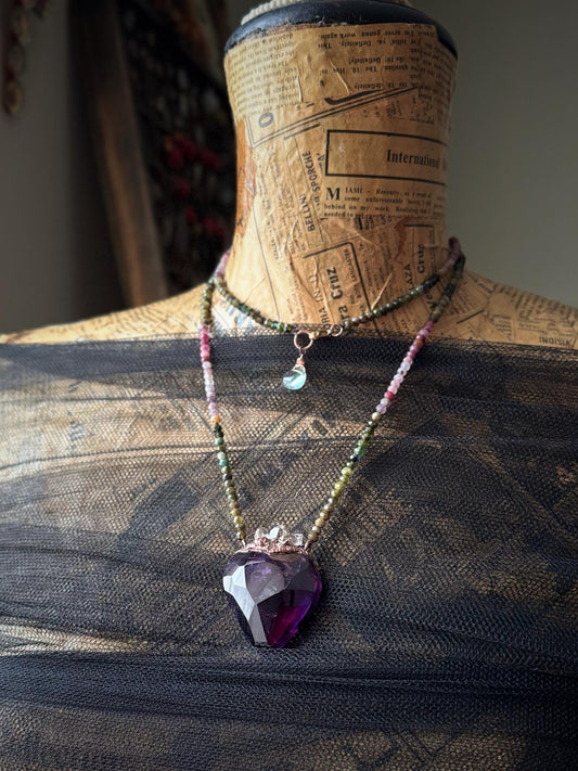 Ex voto con Tormaline, Ametista e quarzi di Herkimer