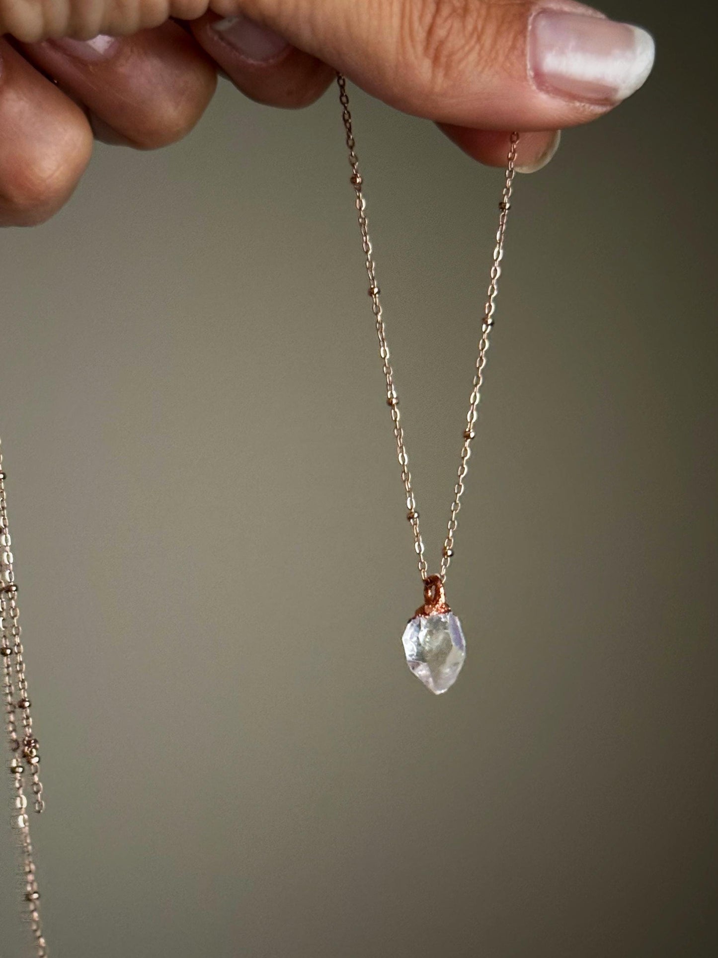 Catenina con solitario