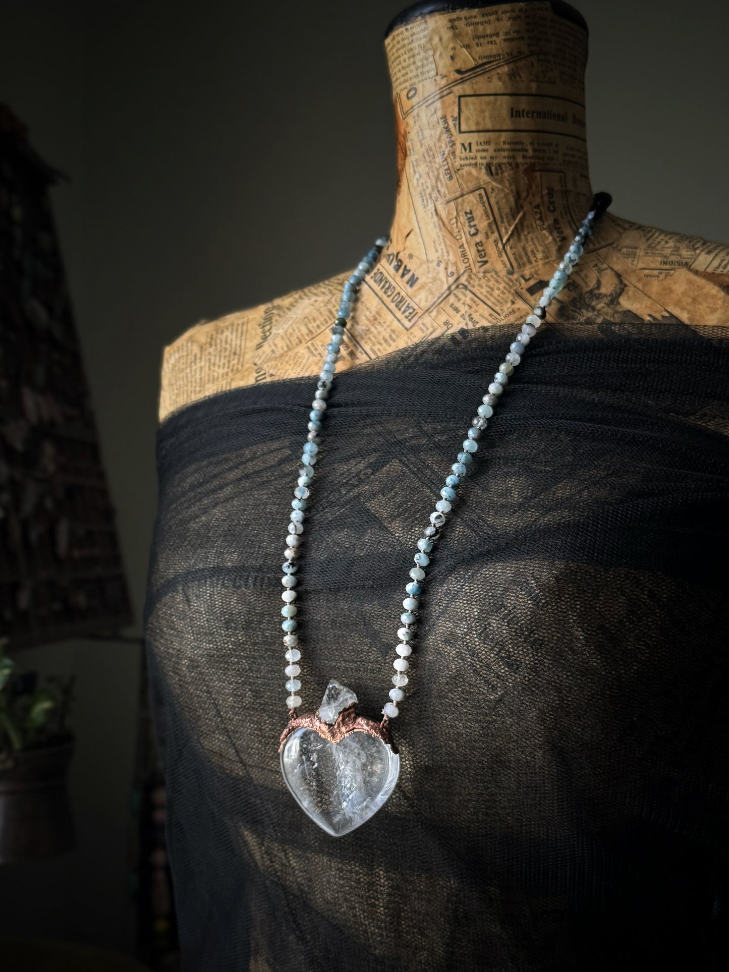 Collana con acquamarina e cuore in quarzo Himalaya – Ebbijoux
