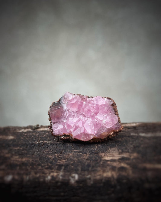 Anello con pietra grezza di Morganite – Pezzo Unico | Misura 19mm (9US)