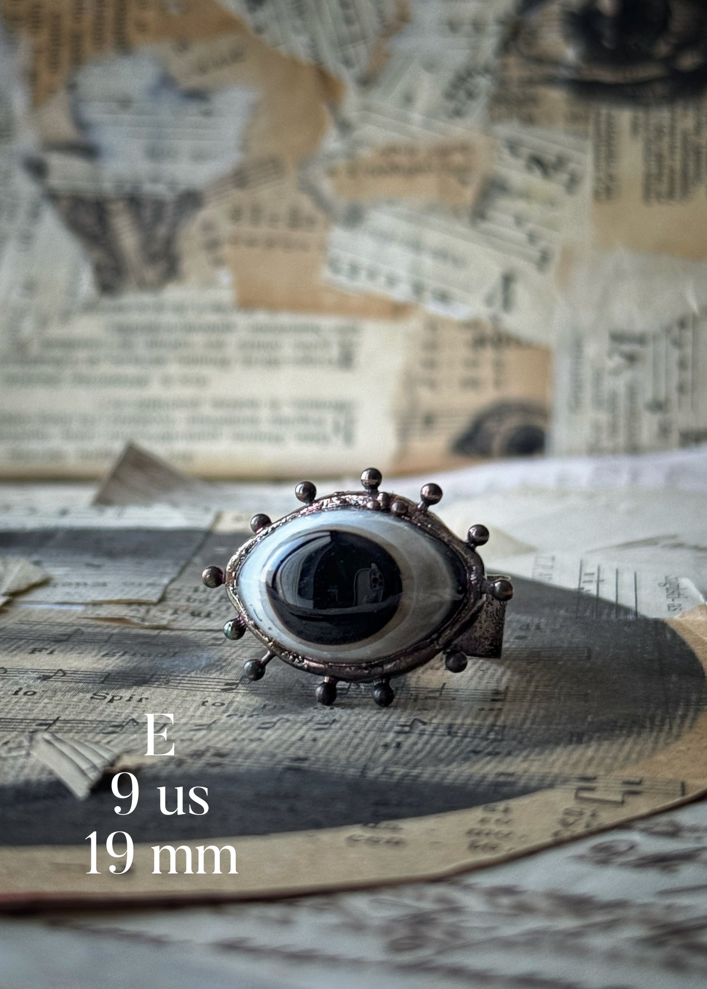 Eye Ring with Agate - Handmade - Sizes 6-8-9-11