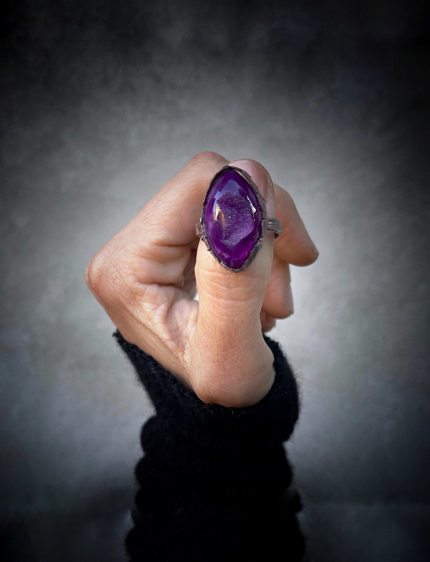 Anello in Rame brunito con Geode di Agata Viola - Misura 10 US (20mm)