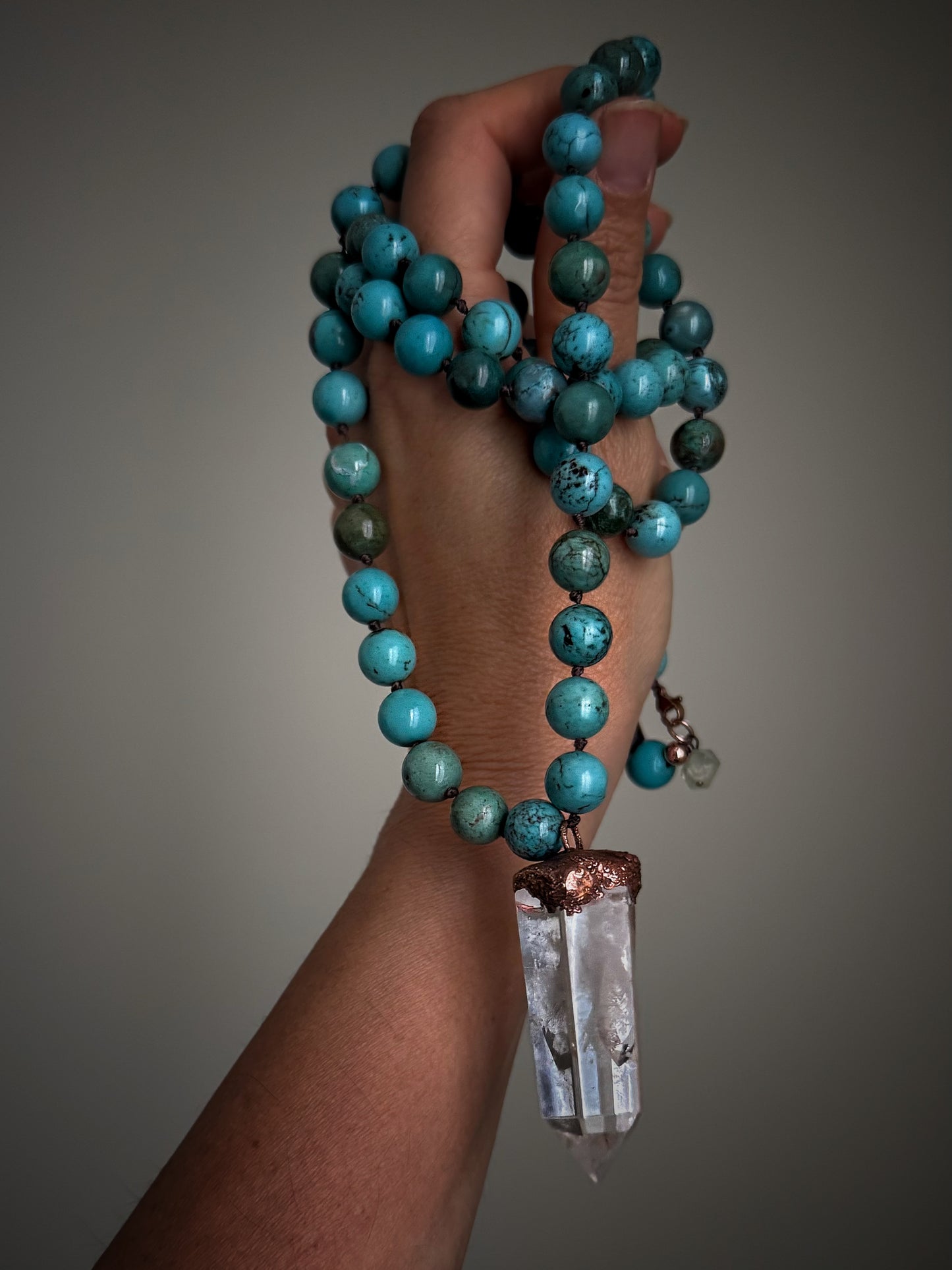 Long Blue Howlite & Himalayan Quartz Necklace – Mod. 17