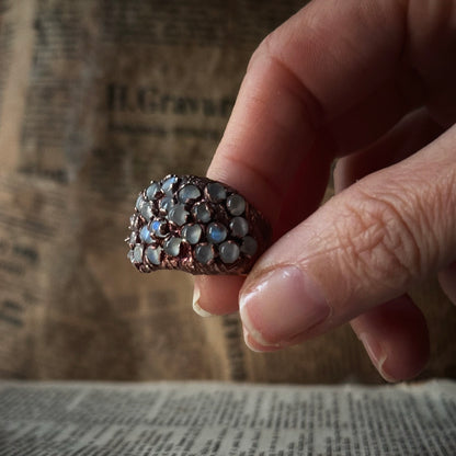 Band ring with small labradorite stones size 10us