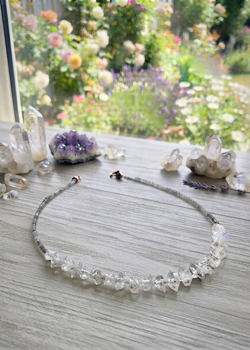 Girocollo in Labradorite e Quarzi di Herkimer con quarzi e cluster — Ebbijoux
