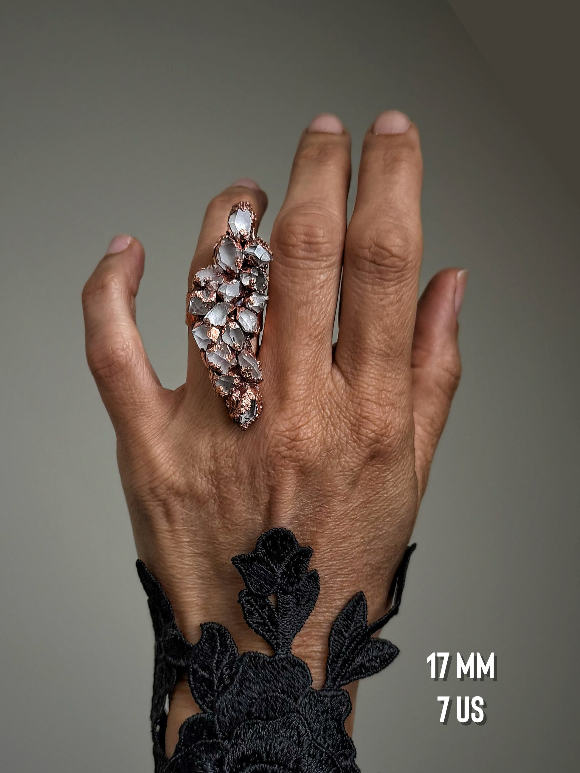 Anello artigianale in rame con Quarzo Herkimer naturale, misura 7 US – Ebbijoux