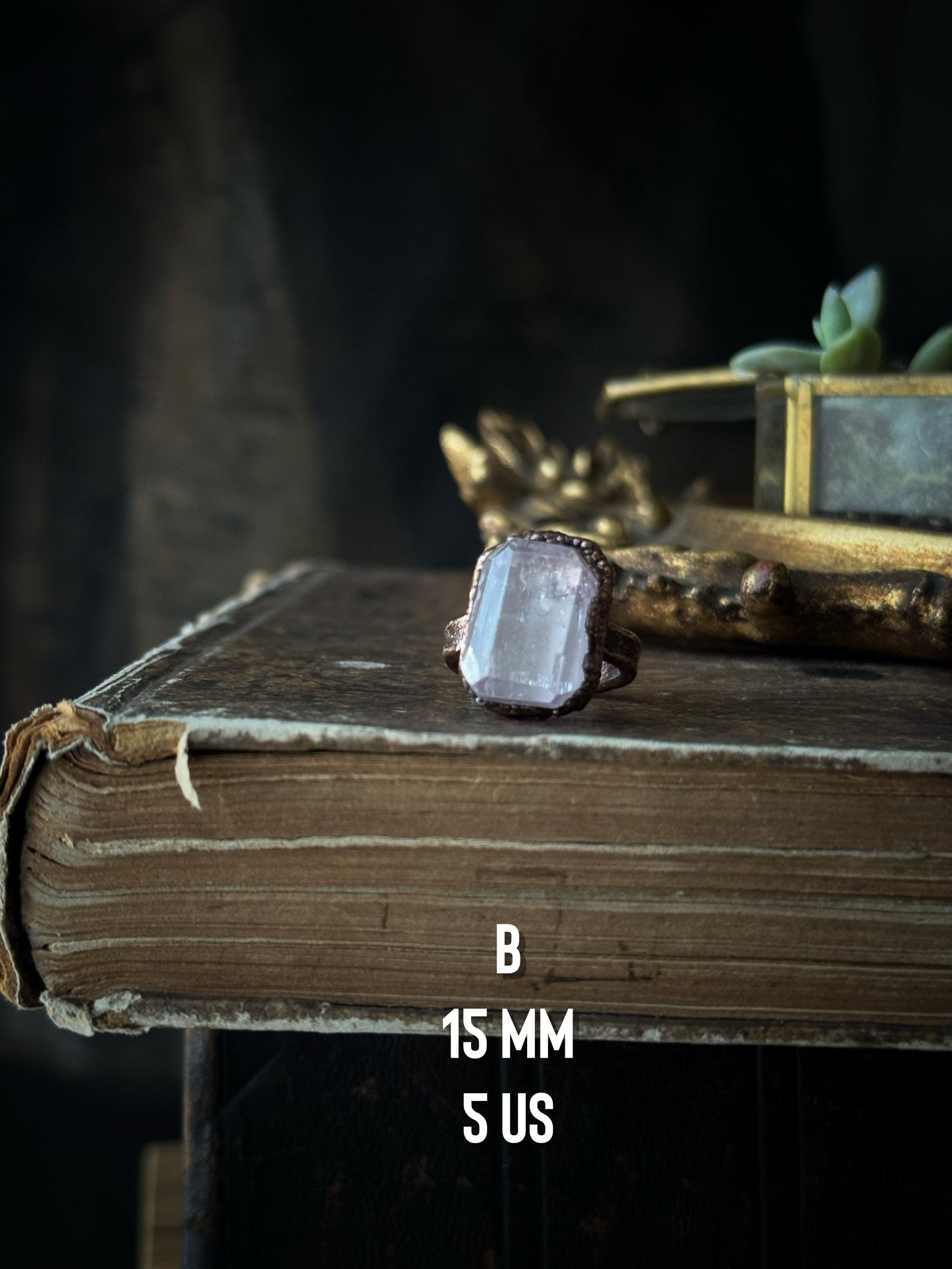 Collezione di anelli in kunzite, fluorite acquamarina