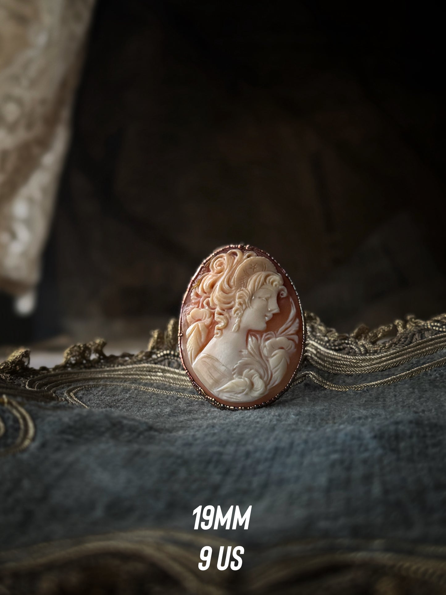 Anello con grande Cammeo Antico  - mis. 6-8-9-10