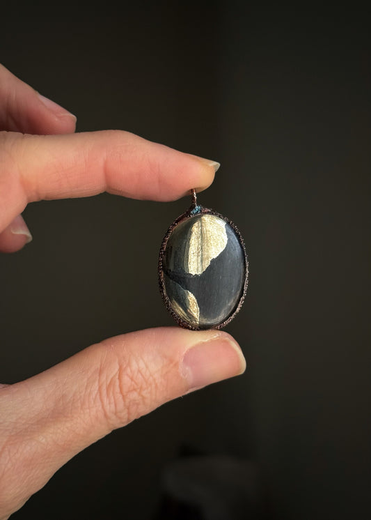 Ciondolo rame con pietra Gold Apache - Montatura Artigianale