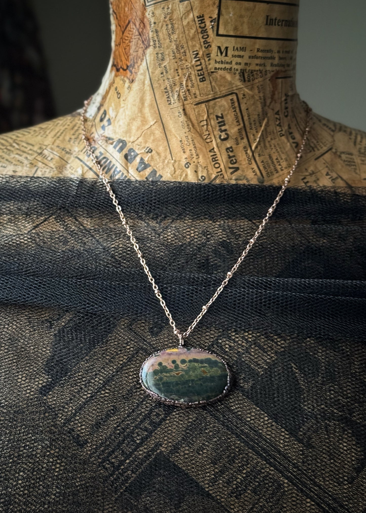 Ciondolo rame con pietra Diaspro oceano - Montatura Artigianale