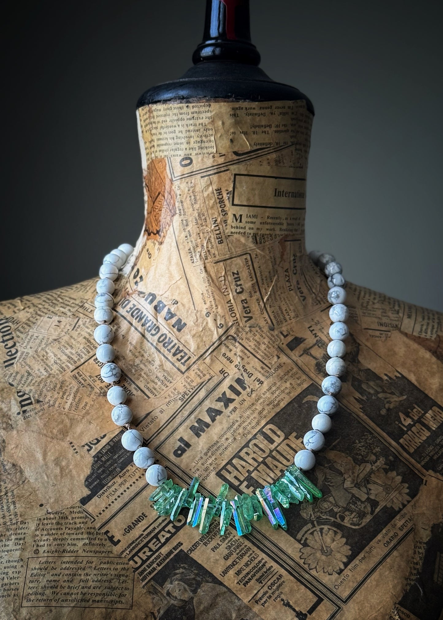 Collana in Howlite bianca e Quarzo Aura verde