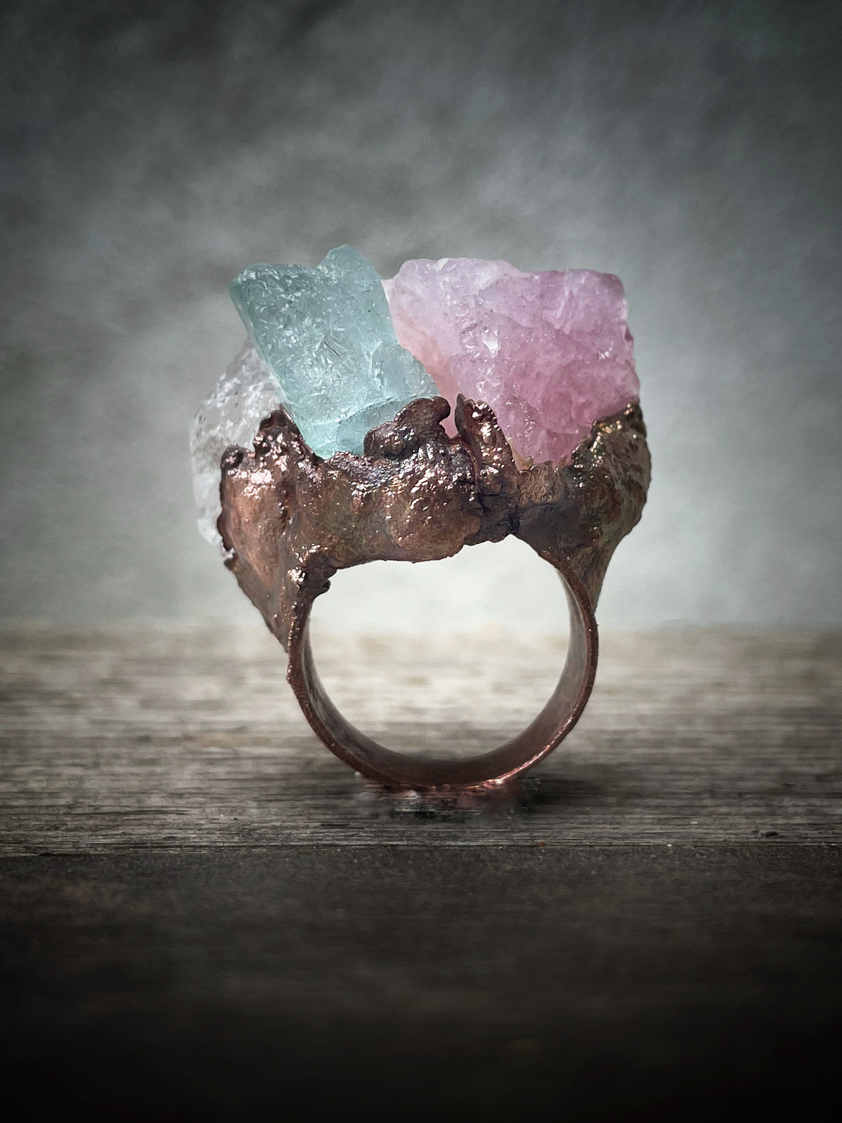 Anello in rame con morganite, Herkimer e acquamarina | US 8,5