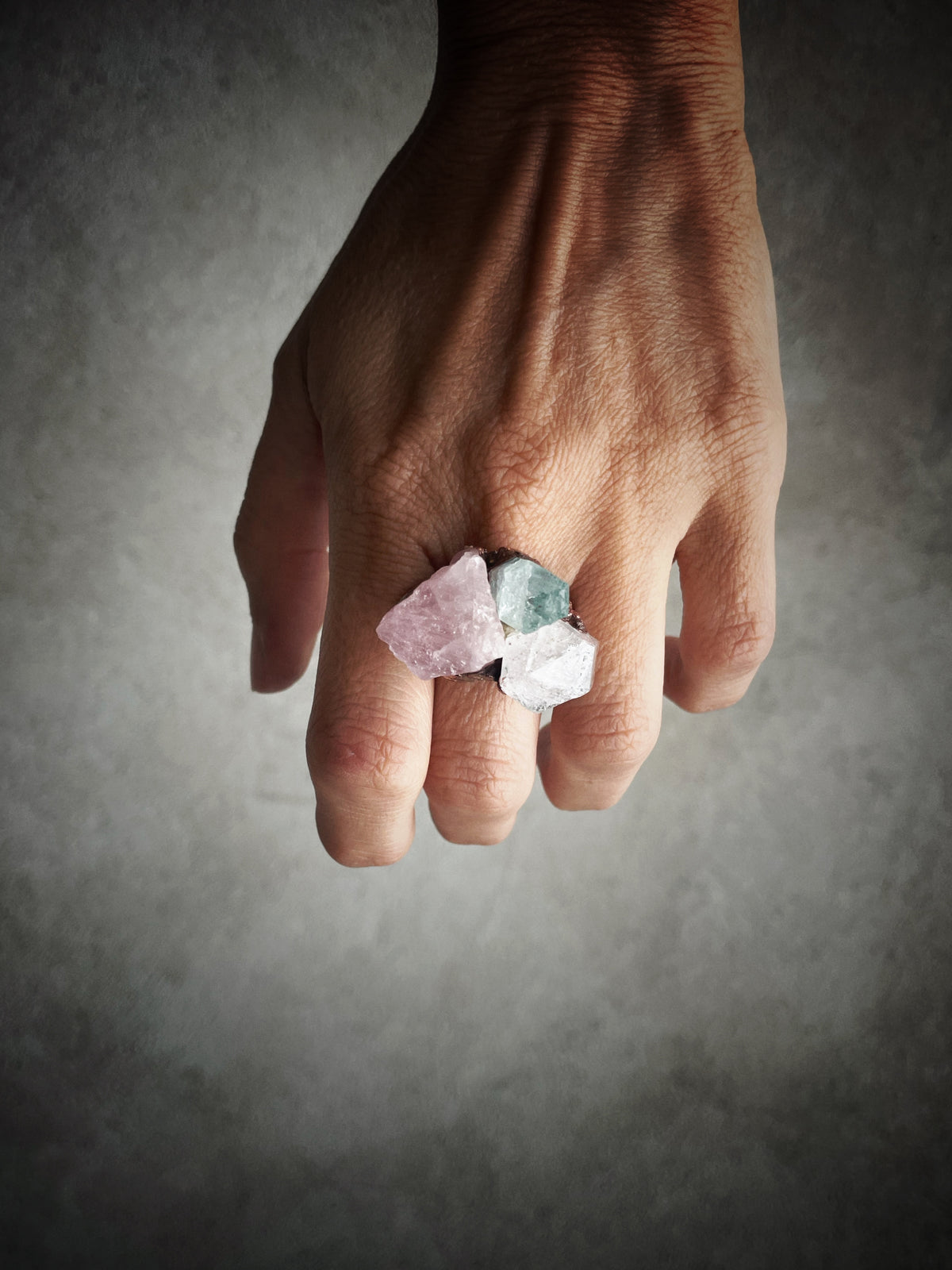 Anello in rame con morganite, Herkimer e acquamarina | US 8,5