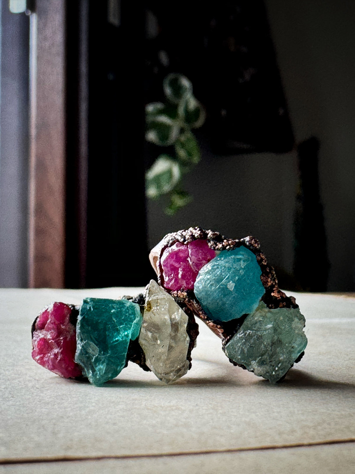 Copper ring with spinel and apatite | US sizes 9-10