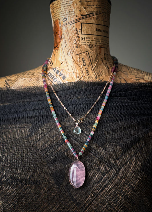 Long Necklace in Colored Jade with Rose Quartz and Fluorite – 110 cm