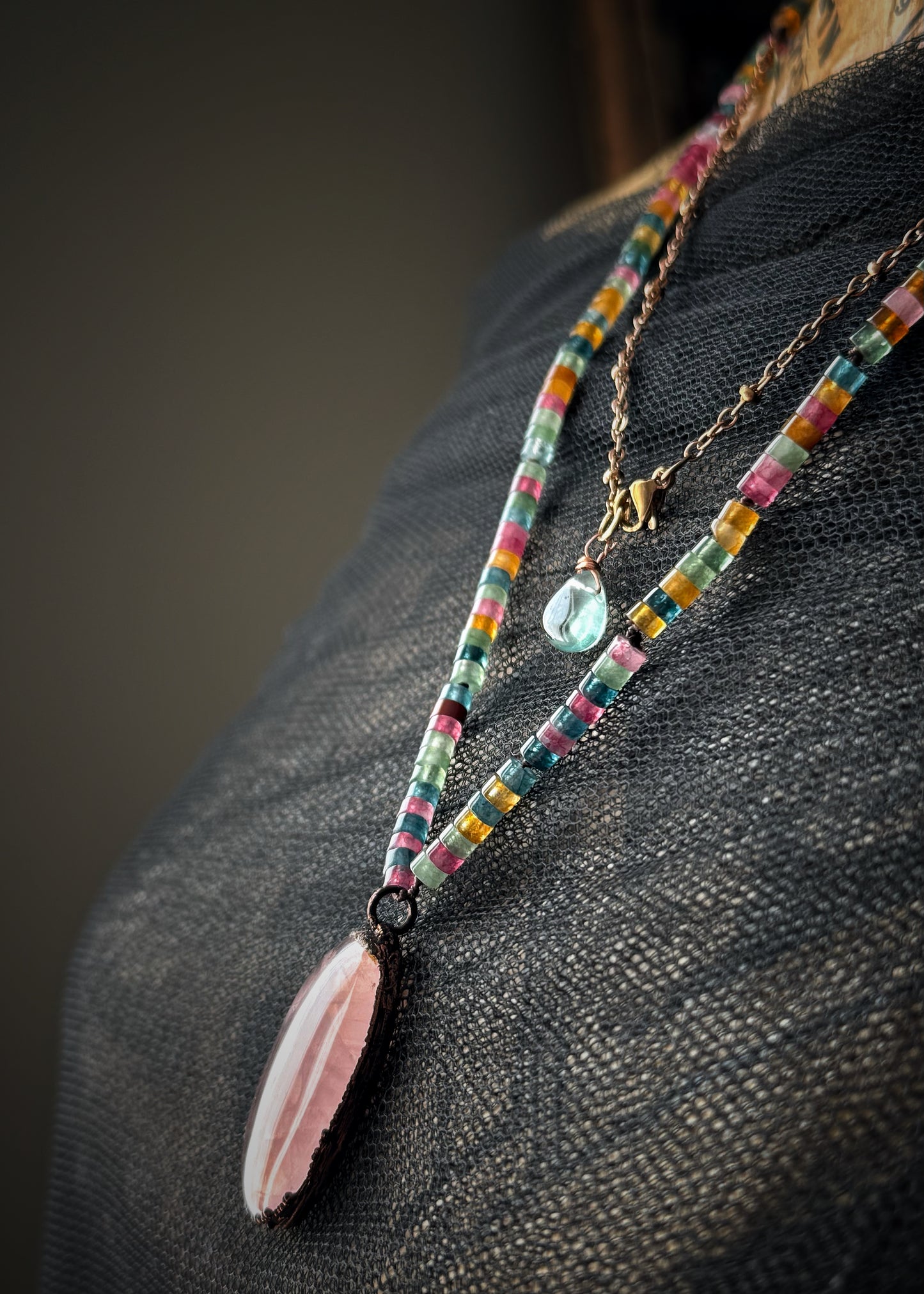 Long Necklace in Colored Jade with Rose Quartz and Fluorite – 110 cm