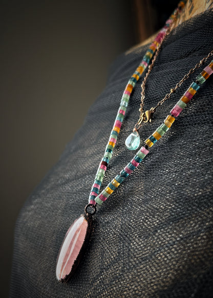 Long Necklace in Colored Jade with Rose Quartz and Fluorite – 110 cm