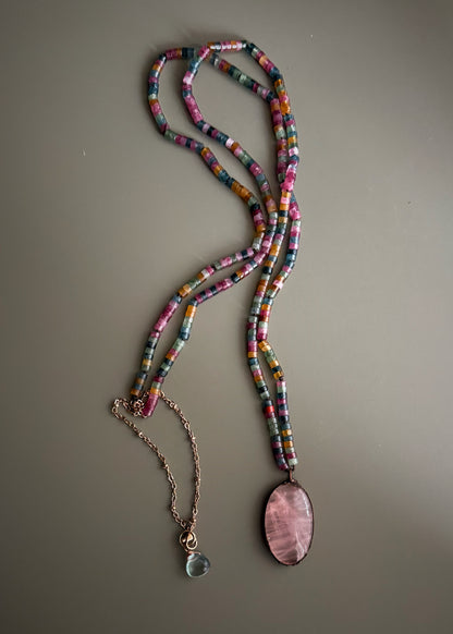 Long Necklace in Colored Jade with Rose Quartz and Fluorite – 110 cm