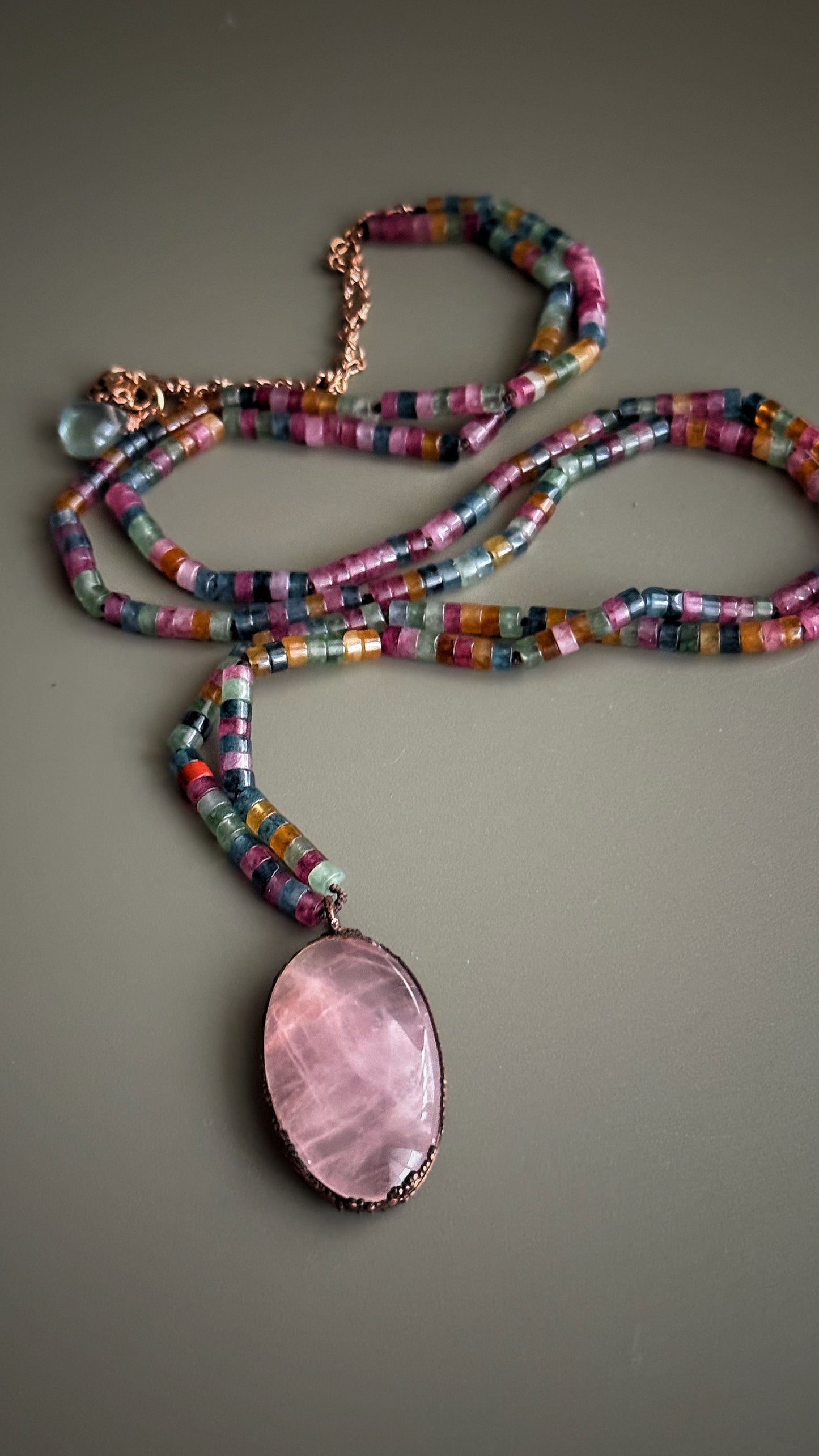 Long Necklace in Colored Jade with Rose Quartz and Fluorite – 110 cm
