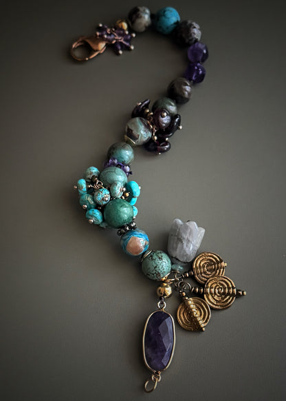 Blue Howlite and Amethyst Bracelet - Model 22