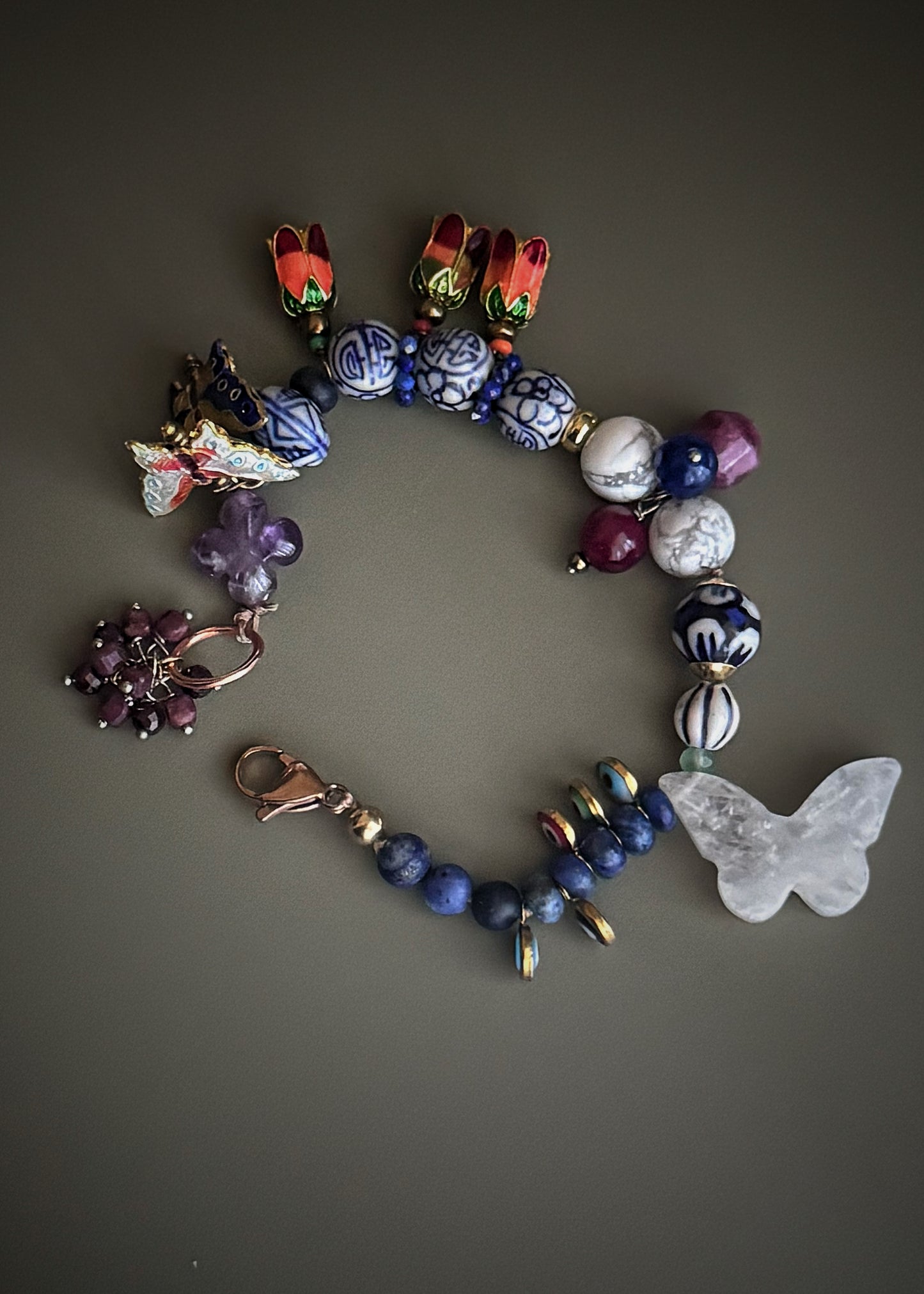Bracelet with Lapis Lazuli, Oriental Ceramic and Butterflies - Model 24