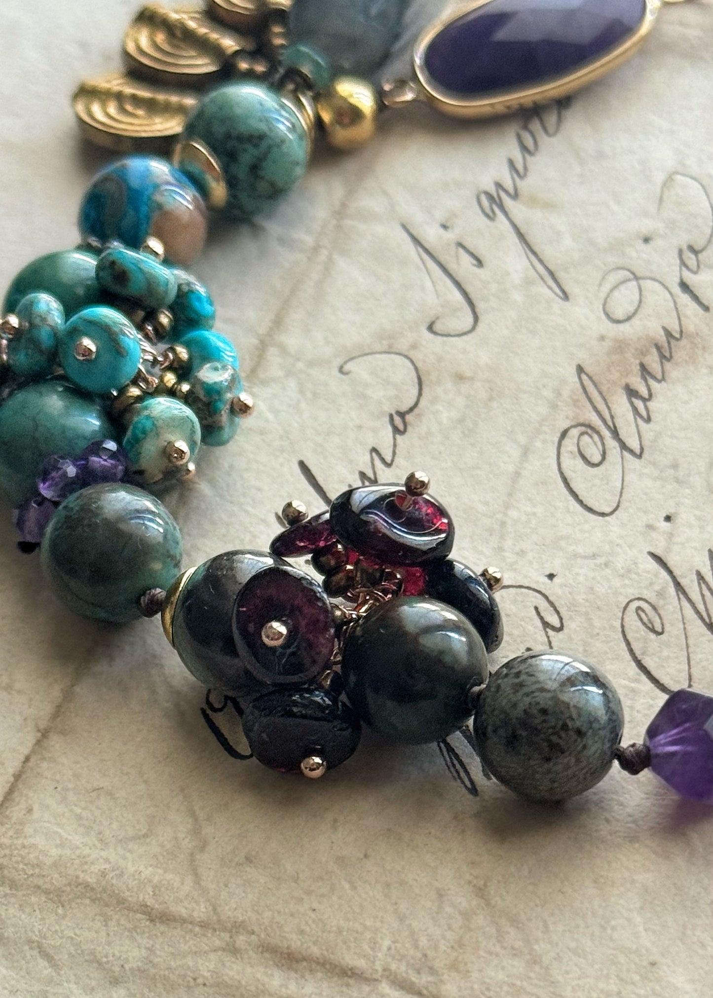 Blue Howlite and Amethyst Bracelet - Model 22