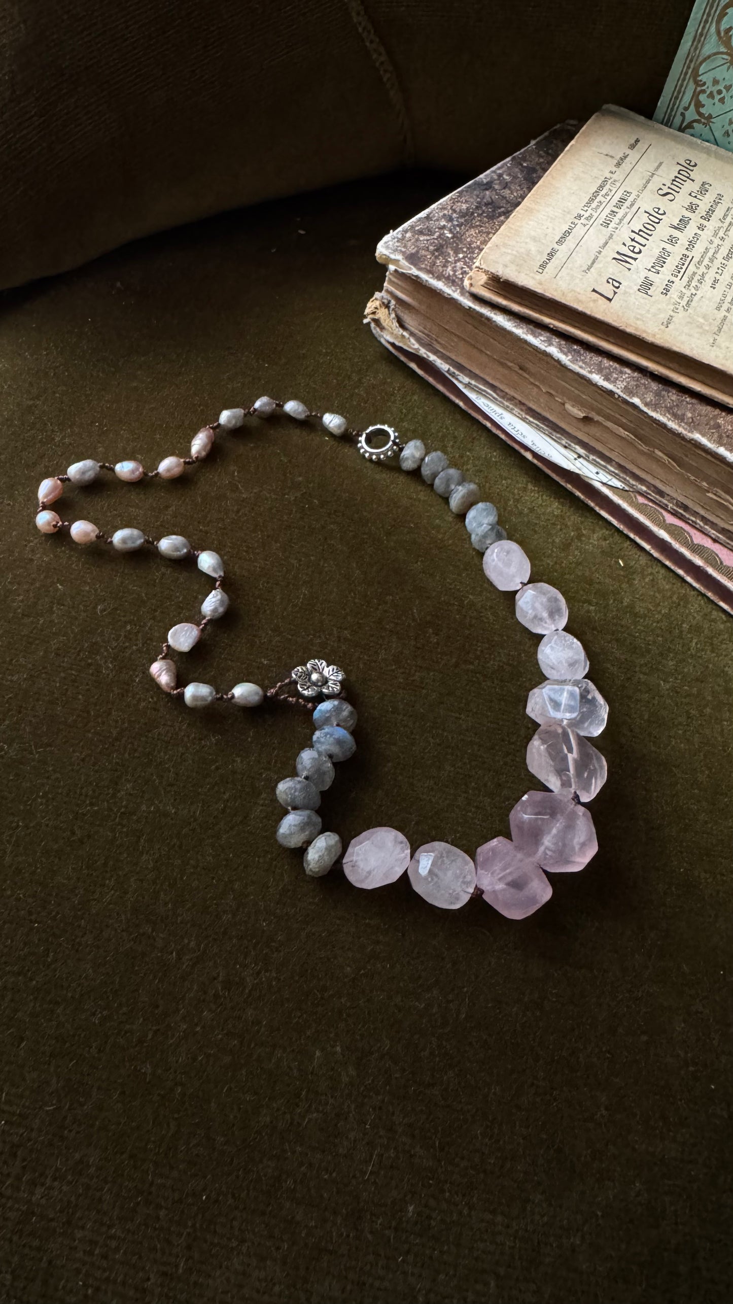 Collana con quarzo rosa e labradorite